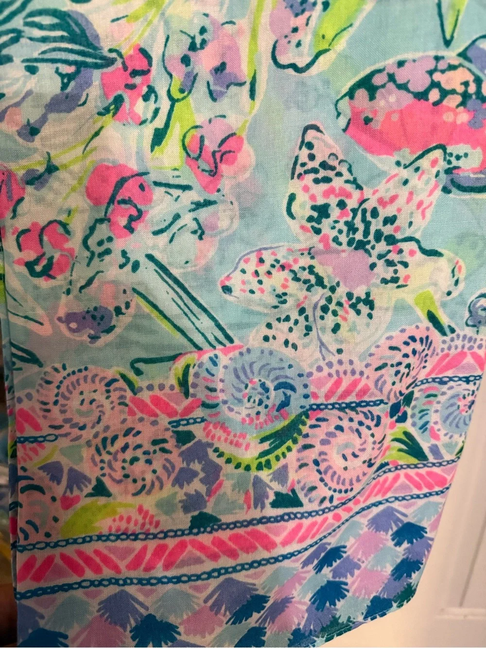 Lilly Pulitzer Resort Wrap - Picture 3 of 5